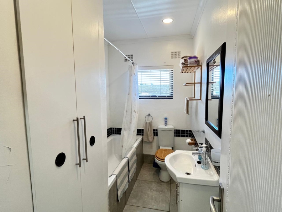3 Bedroom Property for Sale in Beacon Bay Eastern Cape